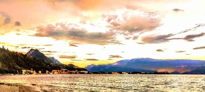 Appartamento Casa Gabri Toscolano-Maderno Esterno foto